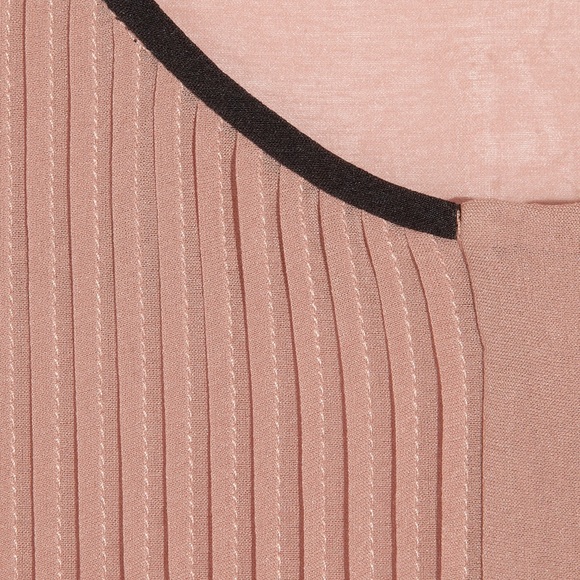 THEORY Maikoda silk pleated sleeveless blouse in a faded rose color. Small. - Picture 3 of 5